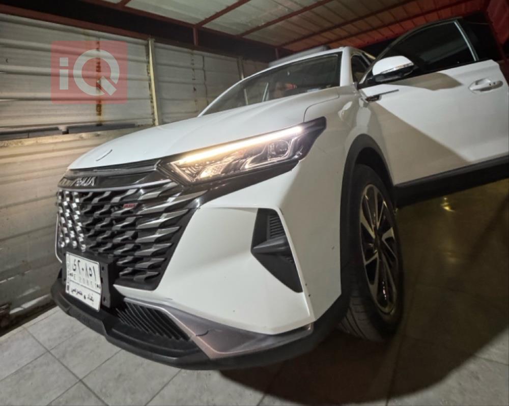 دۆنگ فینگ AX7